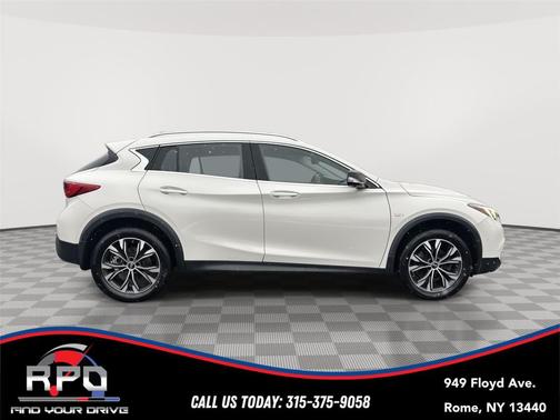 2018 INFINITI QX30 ESSENTIAL