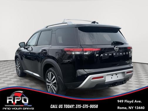 Super Black 2022 Nissan Pathfinder Platinum 4WD