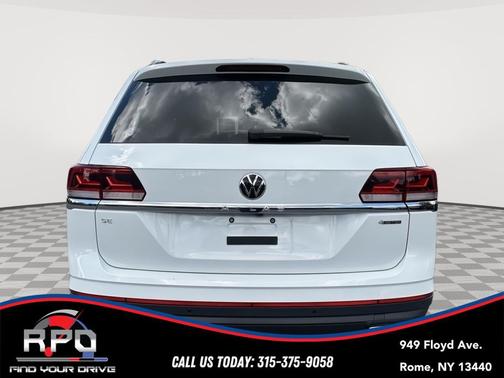 Pure White 2023 Volkswagen Atlas 2.0T SE w/Technology 4MOTION