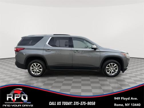 Satin Steel Metallic 2018 Chevrolet Traverse LT Cloth