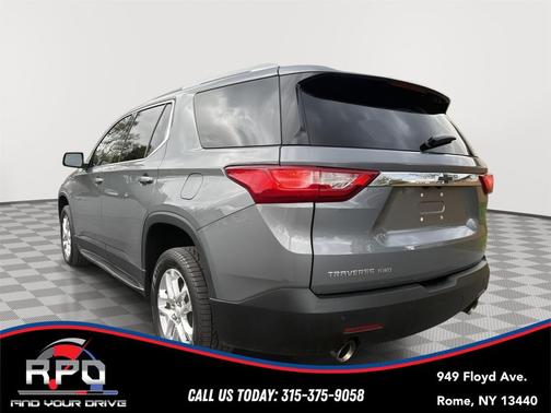 Satin Steel Metallic 2018 Chevrolet Traverse LT Cloth