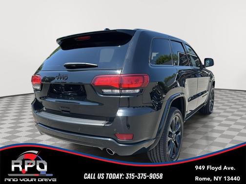 Diamond Black Crystal Pearlcoat 2020 Jeep Grand Cherokee Altitude