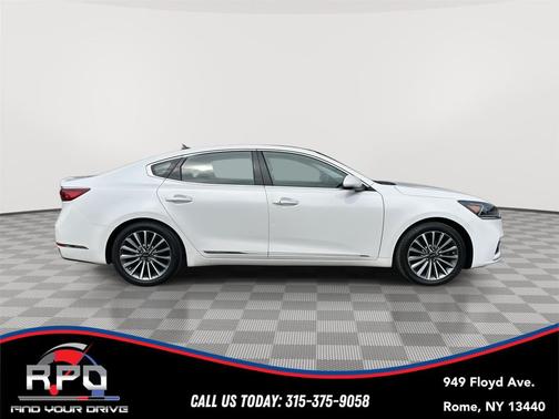 Snow White Pearl 2017 Kia Cadenza Premium
