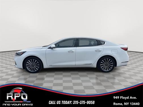 Snow White Pearl 2017 Kia Cadenza Premium