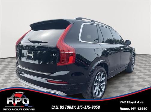 2017 Volvo XC90 T6 Momentum