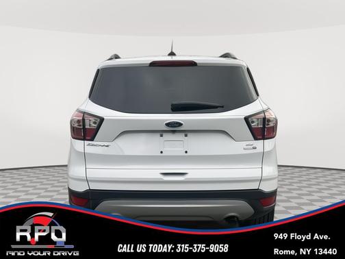 Oxford White 2018 Ford Escape SE