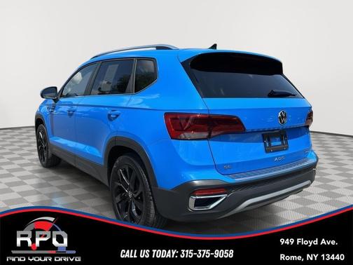 Cornflower Blue 2023 Volkswagen Taos 1.5T SE
