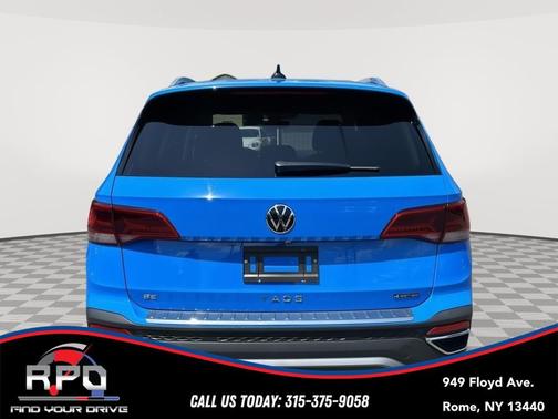 Cornflower Blue 2023 Volkswagen Taos 1.5T SE