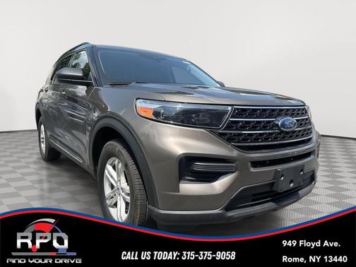 Iconic Silver Metallic 2021 Ford Explorer XLT