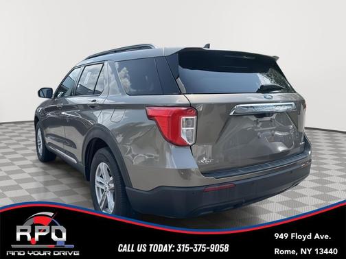 Iconic Silver Metallic 2021 Ford Explorer XLT