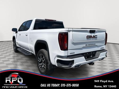 Summit White 2024 GMC Sierra 1500 AT4
