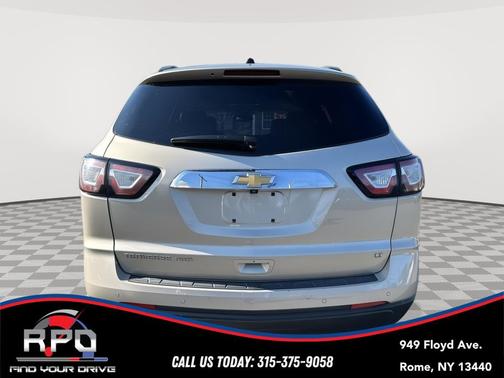 Champagne Silver Metallic 2017 Chevrolet Traverse 2LT