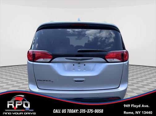2018 Chrysler Pacifica Touring-L