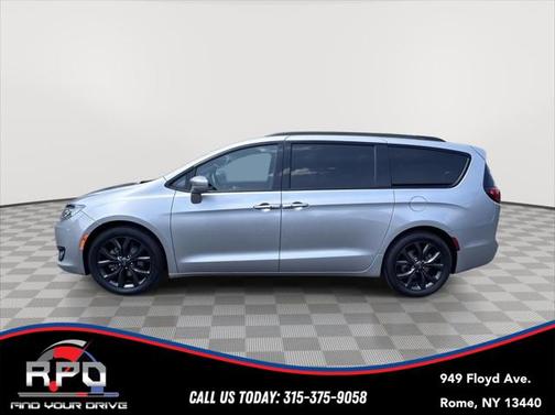 2018 Chrysler Pacifica Touring-L