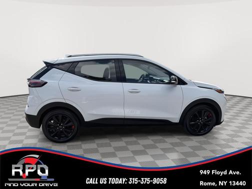 Summit White 2023 Chevrolet Bolt EUV FWD LT