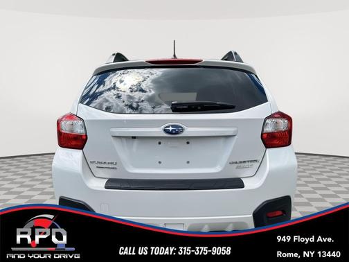 Crystal White Pearl 2016 Subaru Crosstrek 2.0i Premium