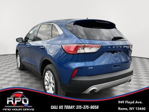 Atlas Blue Metallic 2022 Ford Escape SE