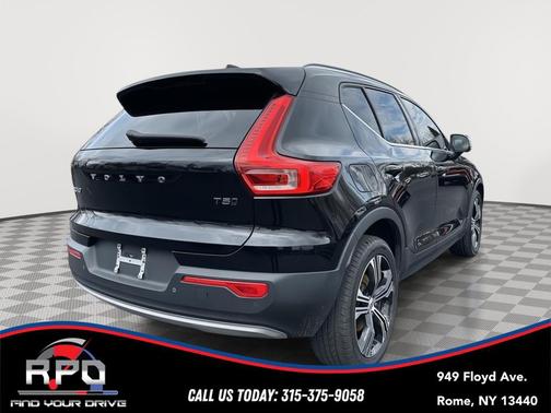 Onyx Black Metallic 2021 Volvo XC40 T5 Inscription
