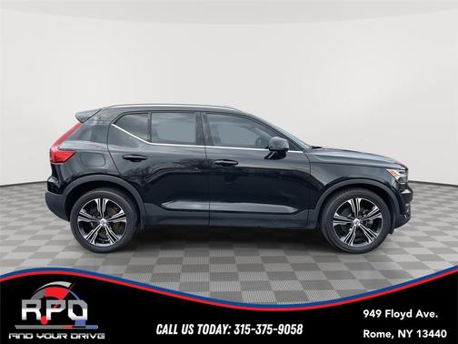 Onyx Black Metallic 2021 Volvo XC40 T5 Inscription