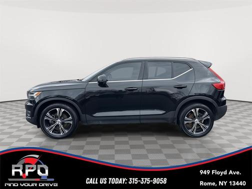 Onyx Black Metallic 2021 Volvo XC40 T5 Inscription