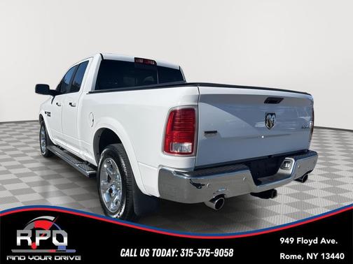 Bright White Clearcoat 2018 RAM 1500 Laramie