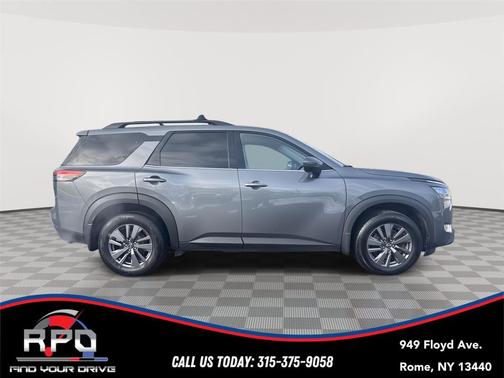 2022 Nissan Pathfinder SV 4WD