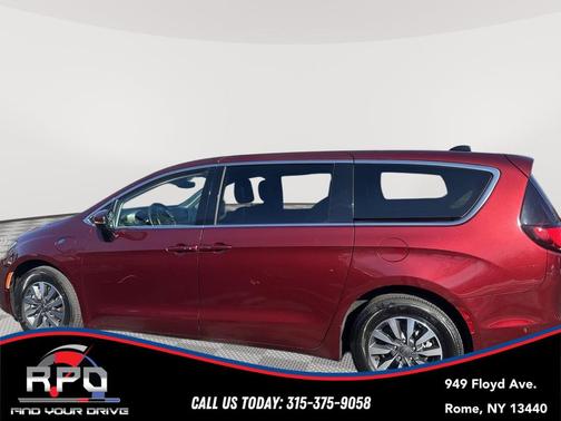 2023 Chrysler Pacifica Hybrid Touring L