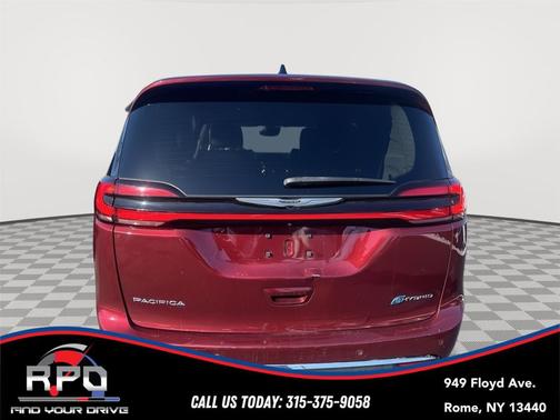 2023 Chrysler Pacifica Hybrid Touring L