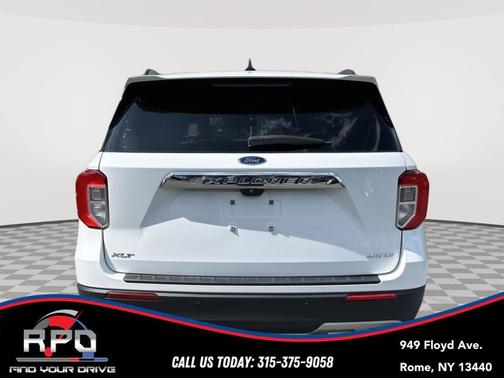 Oxford White 2021 Ford Explorer XLT