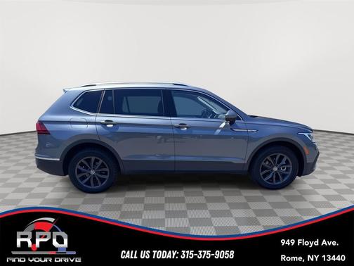 Platinum Gray Metallic 2022 Volkswagen Tiguan 2.0T SE 4MOTION