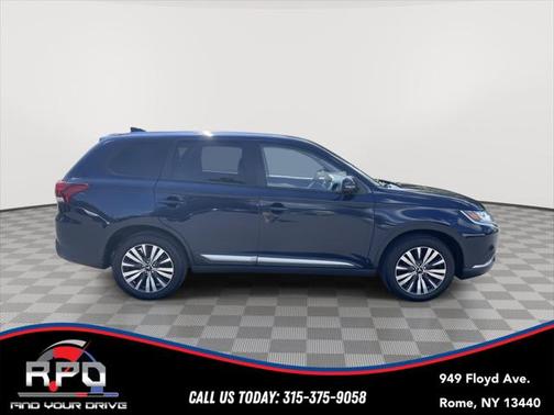 2020 Mitsubishi Outlander SE