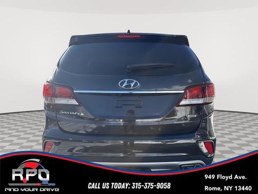 2017 Hyundai SANTA FE SE