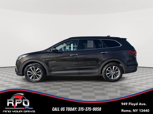 2017 Hyundai SANTA FE SE