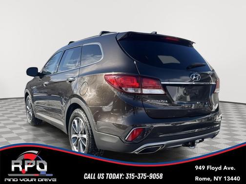 2017 Hyundai SANTA FE SE