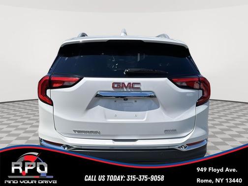 White Frost Tricoat 2021 GMC Terrain SLT