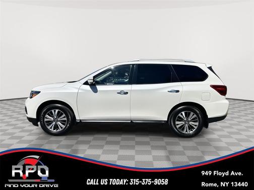 2019 Nissan Pathfinder SV