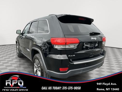 Diamond Black Crystal Pearlcoat 2017 Jeep Grand Cherokee Limited