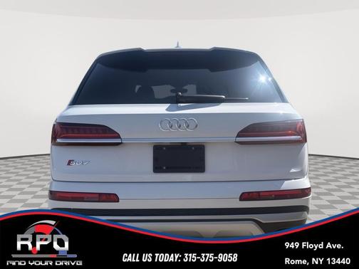 Glacier White Metallic 2022 Audi SQ7 4.0T Prestige