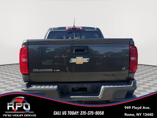 Deepwood Green Metallic 2018 Chevrolet Colorado LT