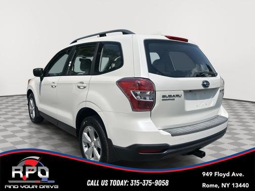 Crystal White Pearl 2016 Subaru Forester 2.5i