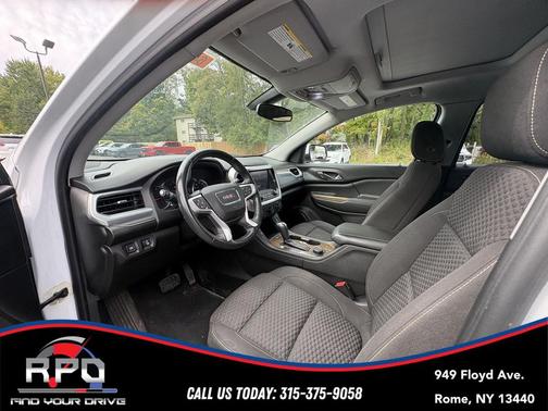 Summit White 2017 GMC Acadia SLE-2