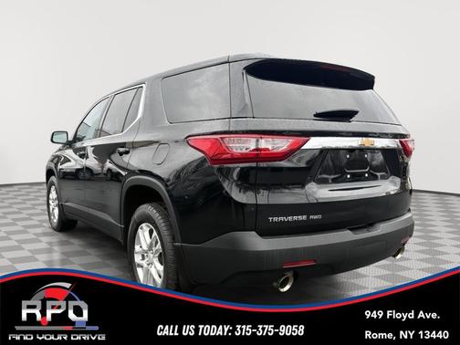 Mosaic Black Metallic 2021 Chevrolet Traverse LS