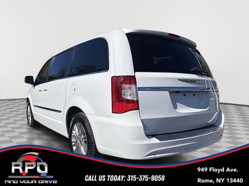 2015 Chrysler Town & Country Touring-L