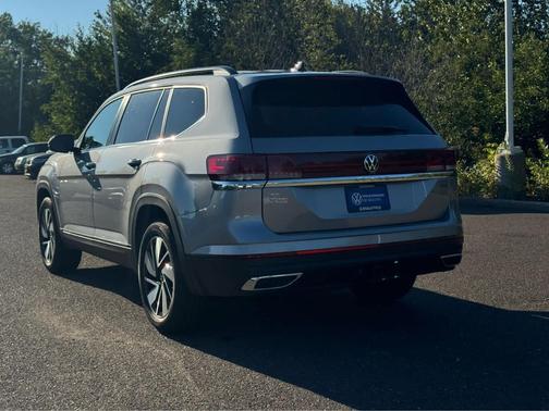 2026 Volkswagen Atlas 2.0T SE w/Technology 4MOTION