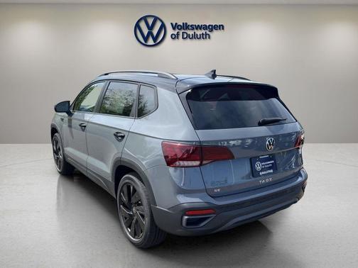 2024 Volkswagen Taos 1.5T SE Black