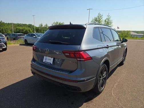 2022 Volkswagen Tiguan 2.0T SE R-Line Black 4MOTION