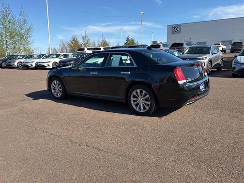 Gloss Black 2016 Chrysler 300 S