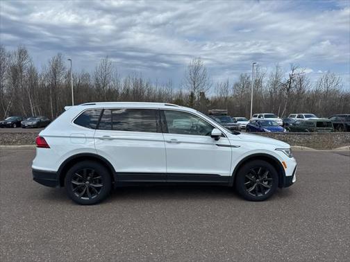 2024 Volkswagen Tiguan 2.0T SE 4MOTION