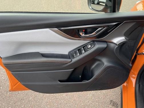 Photo 3 of 32 of 2019 Subaru Crosstrek 2.0i Limited