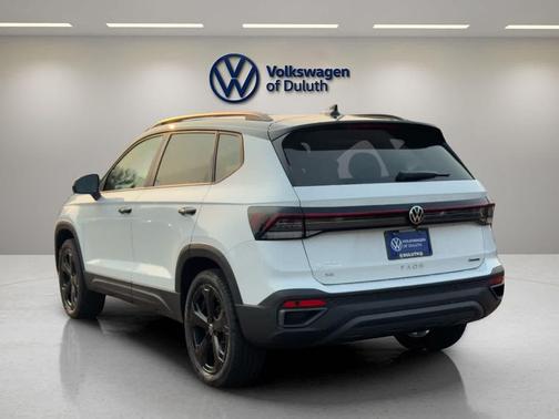 2025 Volkswagen Taos 1.5T SE Black